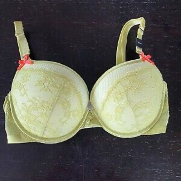 ✨ very sexy padded demi bra victoria secret lime✨ - Picture 5 of 7